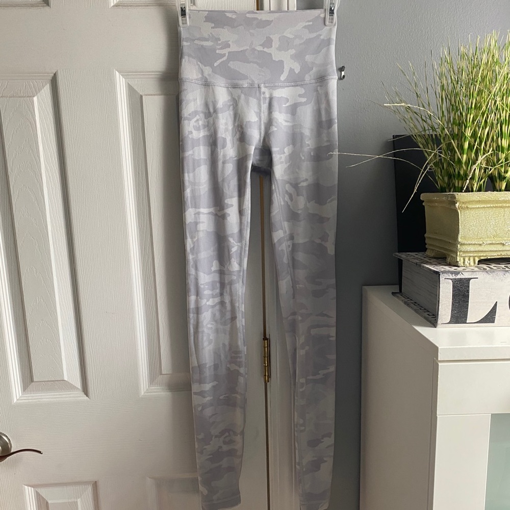 Wunder Under Lululemon Leggings 28”